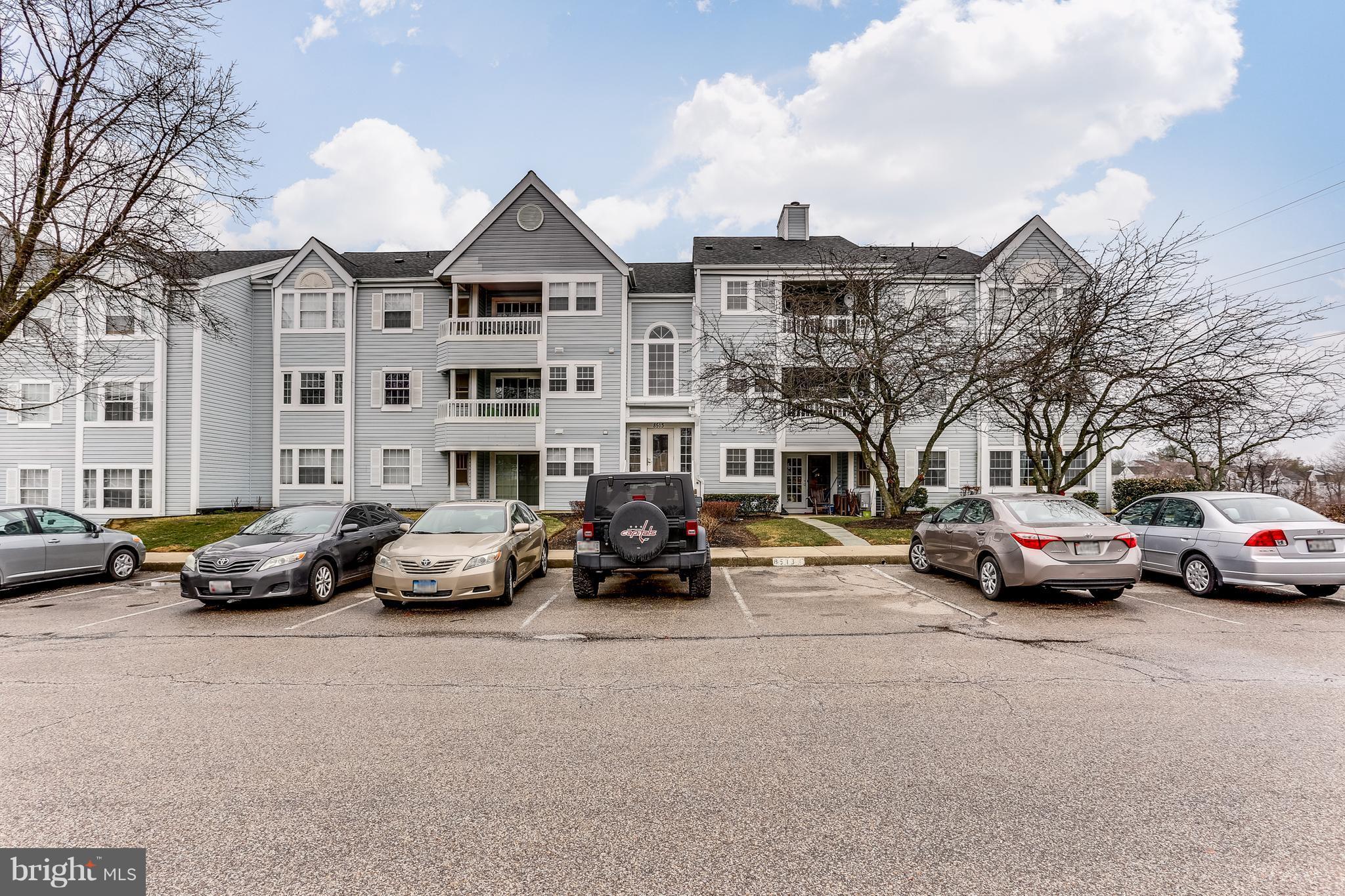 Welcome Home-- Top Floor Condo!
