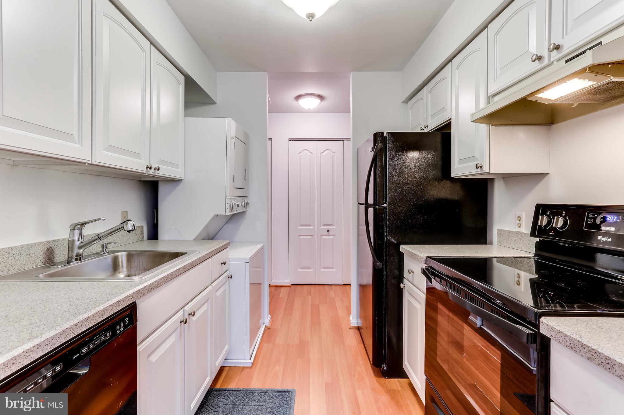 Kitchen with Updated Appliances!