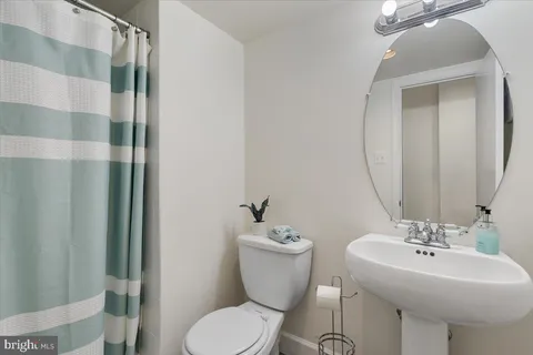 $315,000 | 5115 Crossfield Court, Unit 13, Rockville, MD 20852