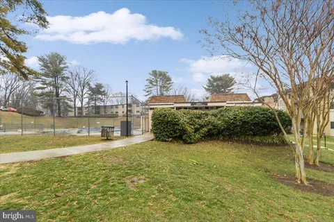 $315,000 | 5115 Crossfield Court, Unit 13, Rockville, MD 20852