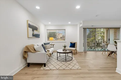 $315,000 | 5115 Crossfield Court, Unit 13, Rockville, MD 20852