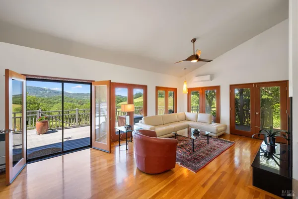$2,100,000 | 10601 Slattery Road, Glen Ellen, CA 95442