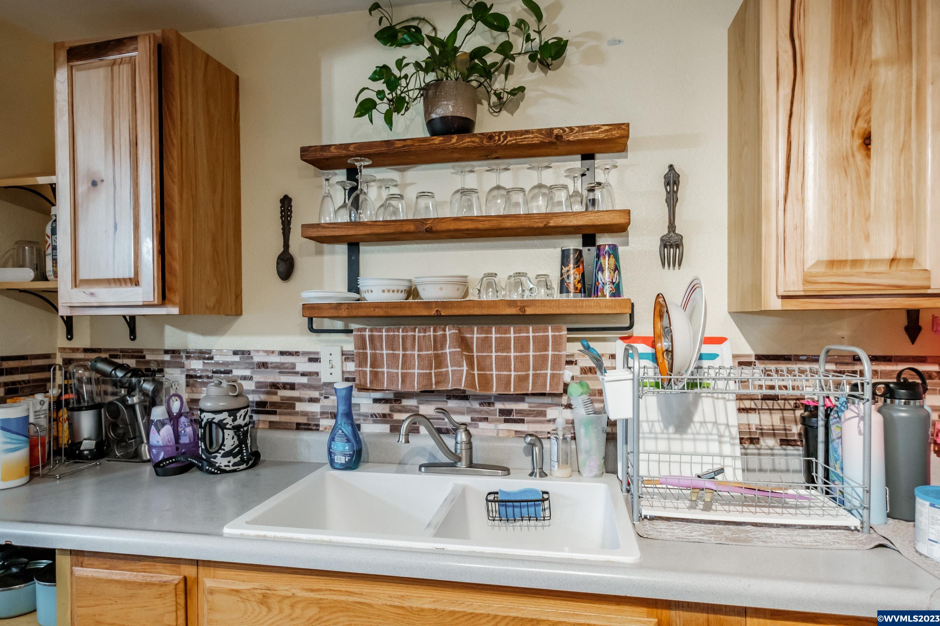 415 Southeast Cleveland Street Albany, OR 97321 - Photo 17 of 31 Gallery Image 17