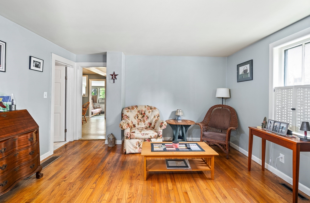 155 Riverside Drive Northampton, MA 01062 - Photo 12 of 30