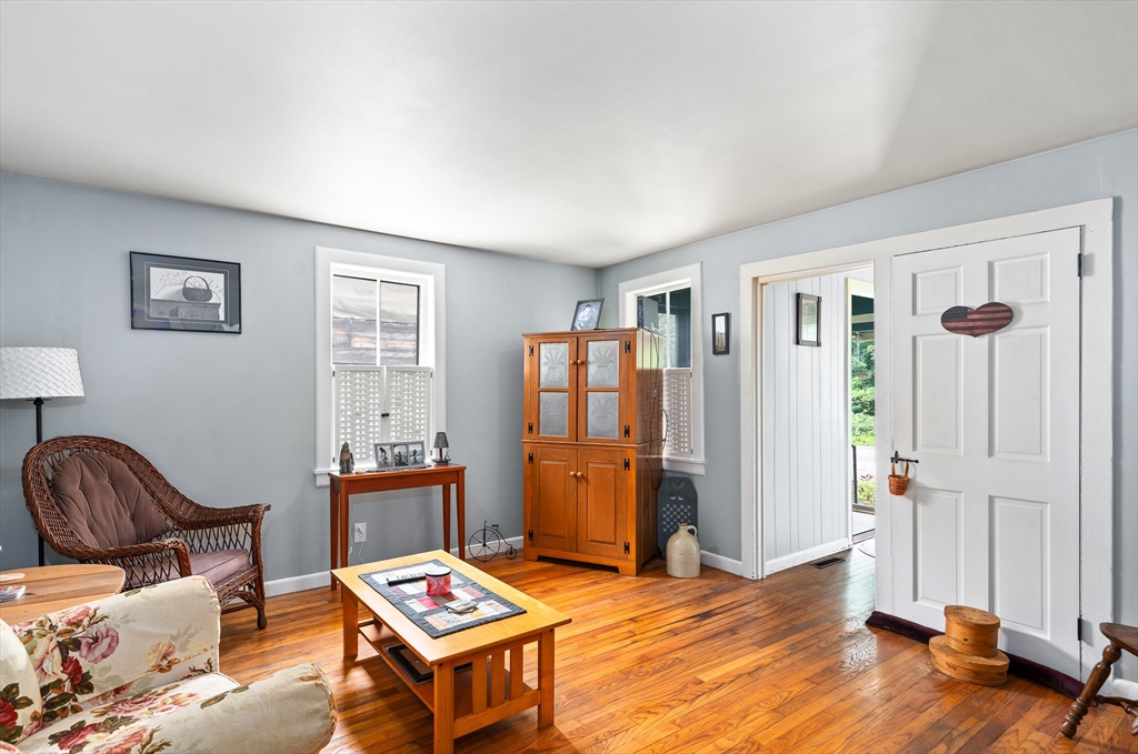 155 Riverside Drive Northampton, MA 01062 - Photo 10 of 30
