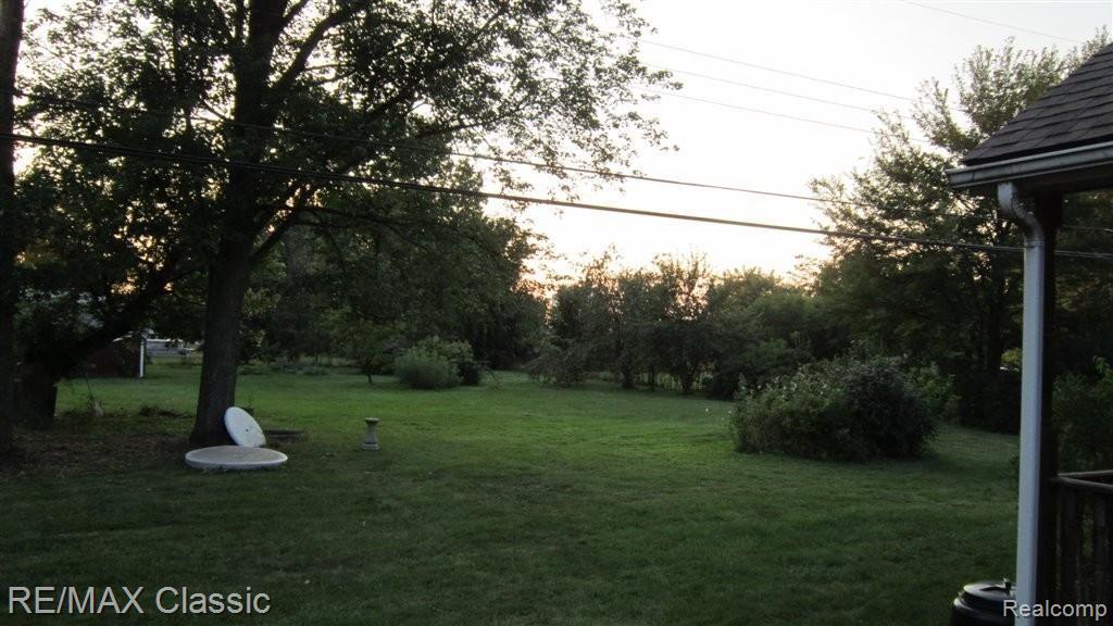 15300 Allen Road Taylor, MI 48180 - Photo 25 of 26 yard 2
