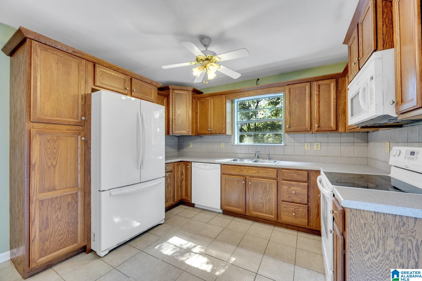 425 Florence Street Bessemer, AL 35023 - Photo 15 of 28