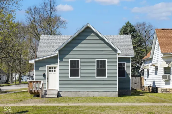 $139,900 | 1200 North 10th Street, Terre Haute, IN 47807