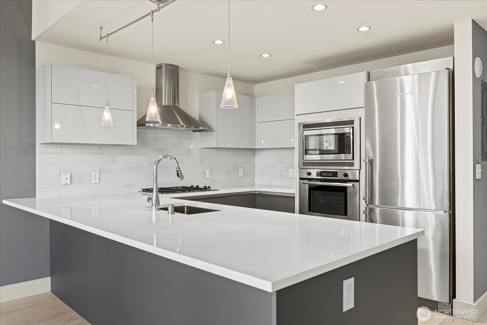 737 Olive Way, Unit 1903 Seattle, WA 98101 - Photo 17 of 40