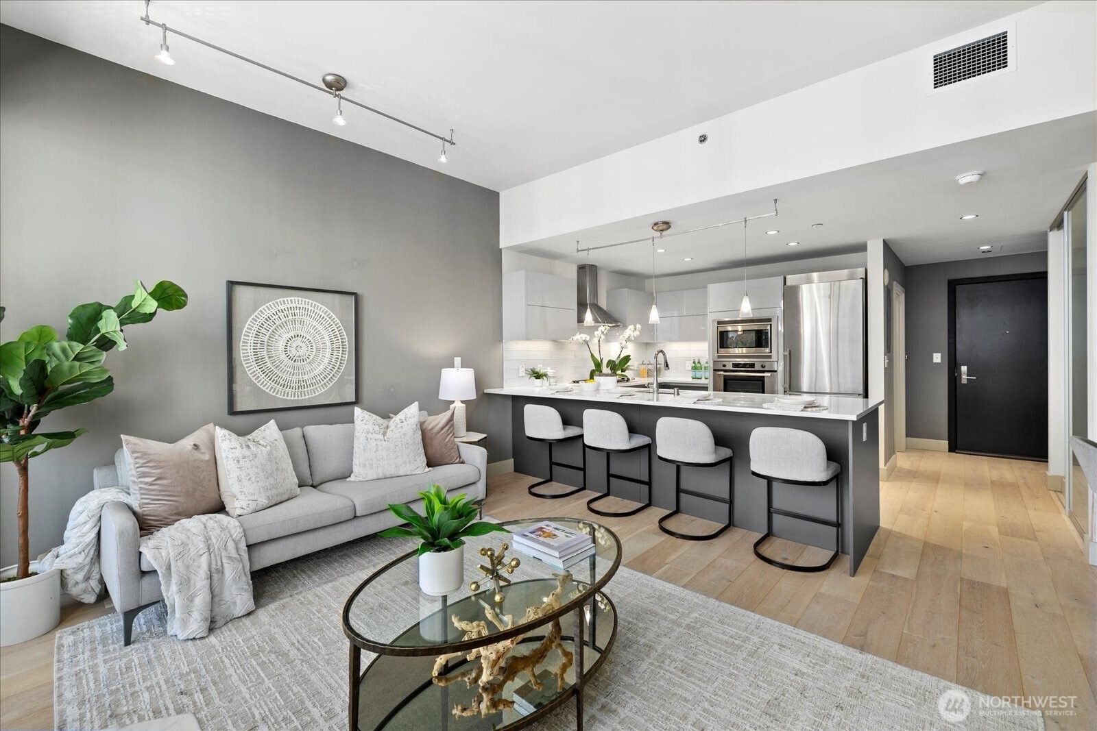 737 Olive Way, Unit 1903 Seattle, WA 98101 - Photo 18 of 40