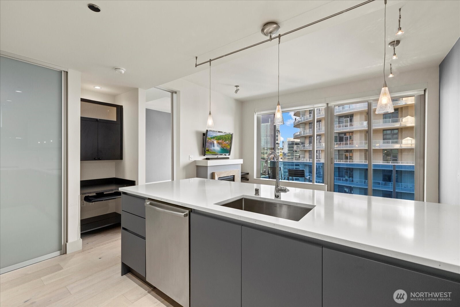 737 Olive Way, Unit 1903 Seattle, WA 98101 - Photo 19 of 40