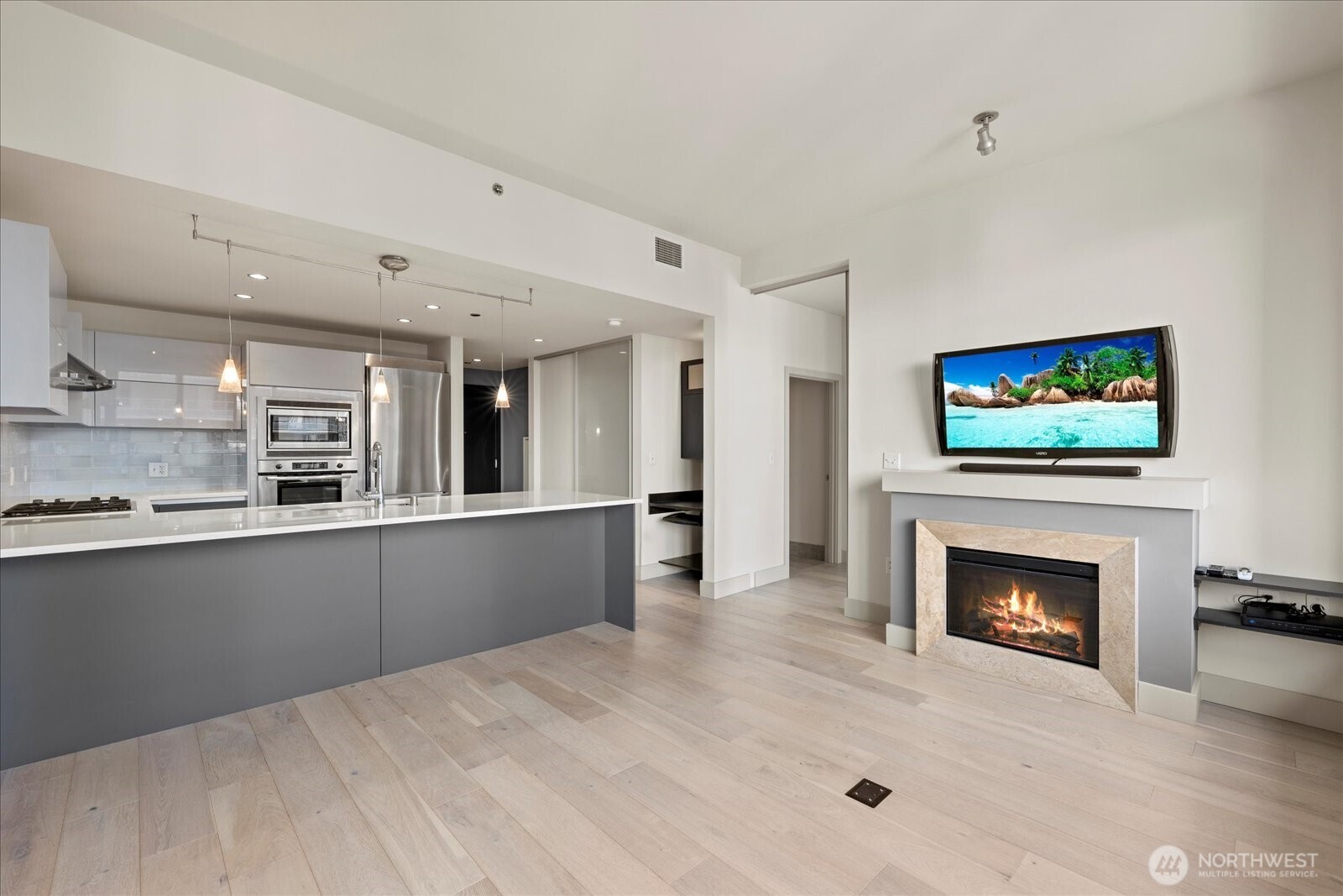 737 Olive Way, Unit 1903 Seattle, WA 98101 - Photo 24 of 40