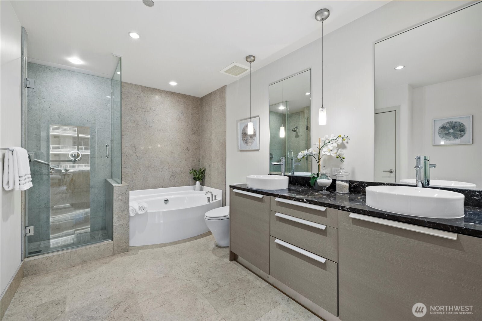 737 Olive Way, Unit 1903 Seattle, WA 98101 - Photo 28 of 40