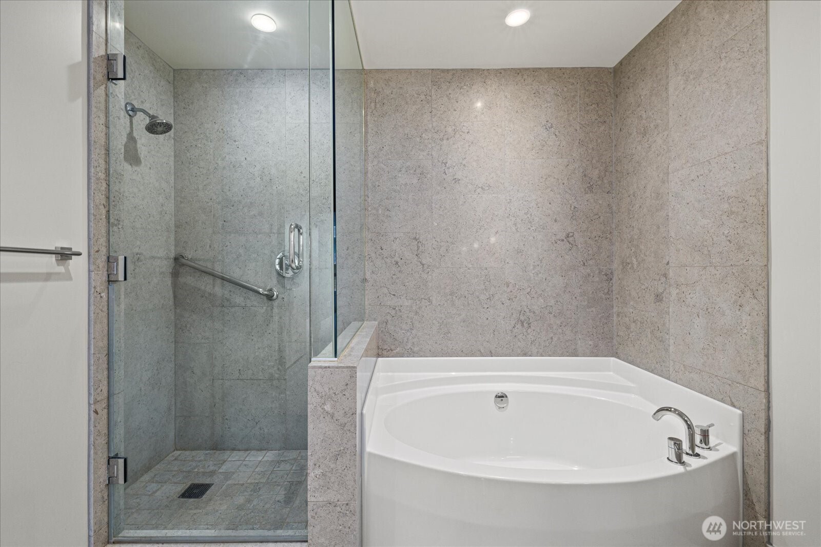 737 Olive Way, Unit 1903 Seattle, WA 98101 - Photo 29 of 40