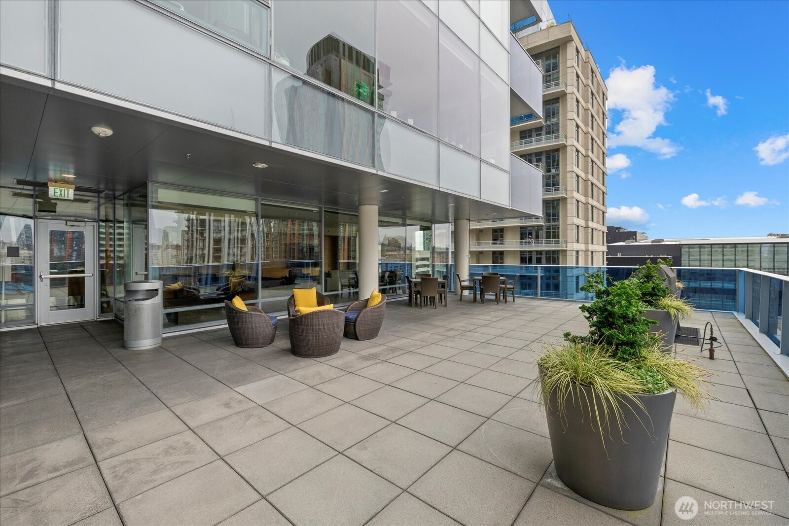 737 Olive Way, Unit 1903 Seattle, WA 98101 - Photo 32 of 40