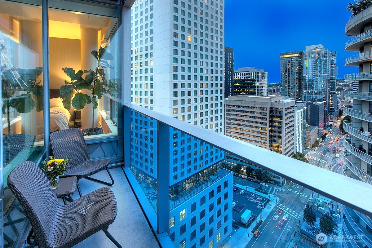 737 Olive Way, Unit 1903 Seattle, WA 98101 - Photo 10 of 40