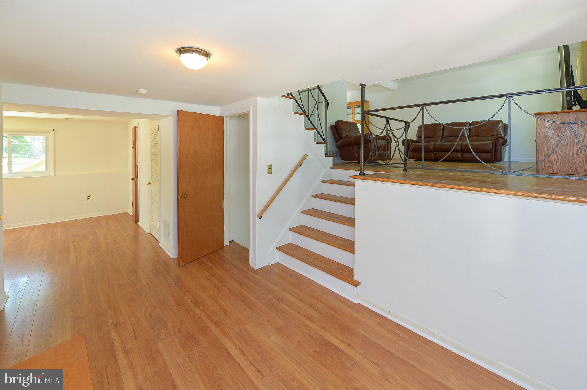 257 Winding Way Road Stratford, NJ 08084 - Photo 2 of 26