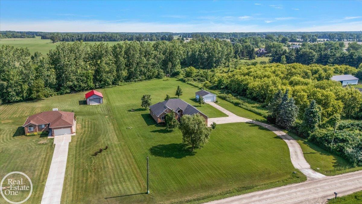21579 34 Mile Road Armada, MI 48005 - Photo 11 of 46 50180566-a9fb5e88-43a9-4182-b5ca-7a246ee2e387.JPG