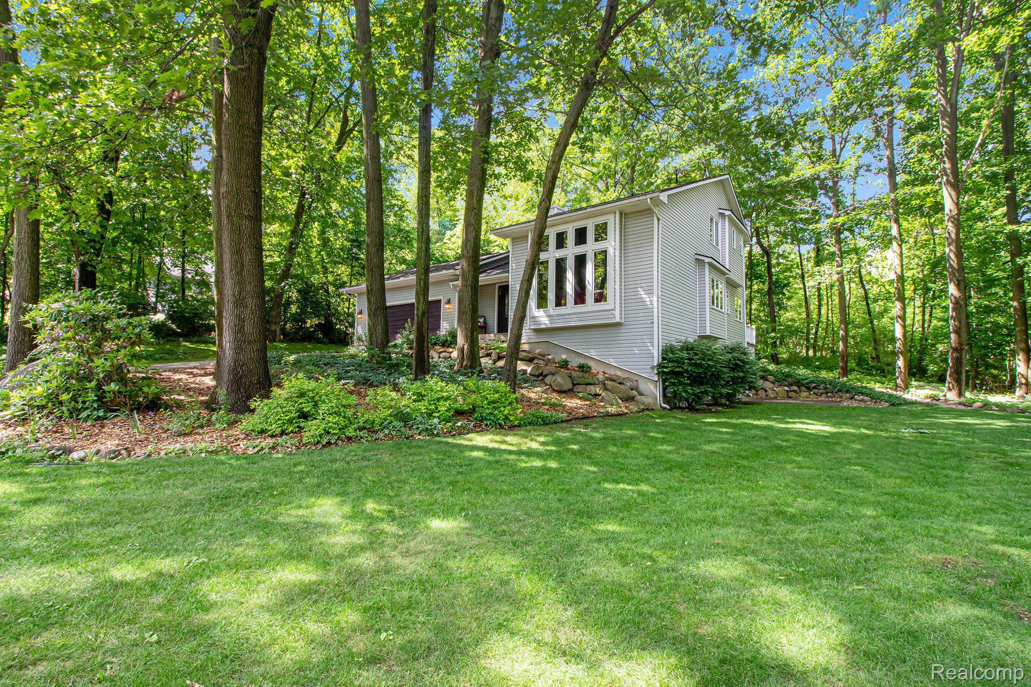 11102 Whispering Ridge Trail Fenton, MI 48430 - Photo 1 of 23 Gallery Image 1