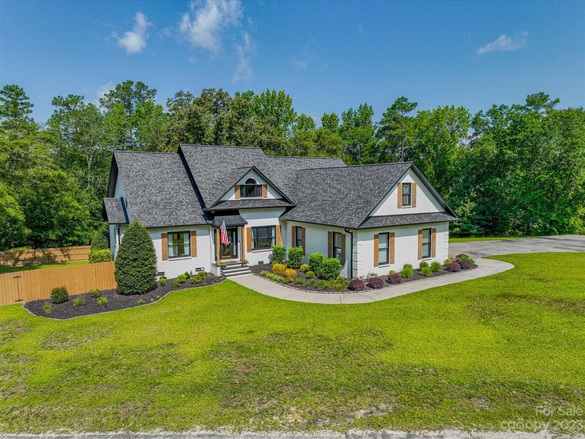 203 Fairway Road Cheraw, SC 29520 - Photo 3 of 36 Gallery Image 3