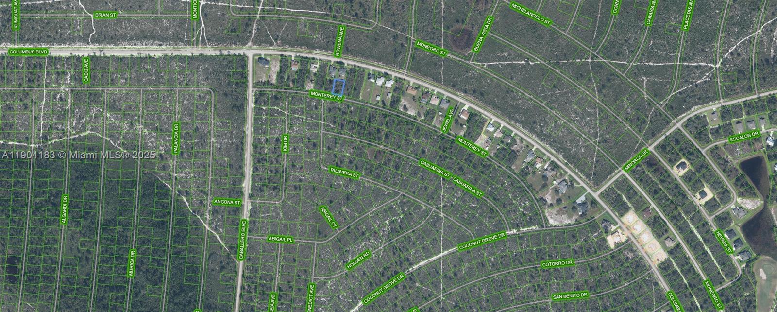 6324 Monterey Street Sebring, FL 33872 - Photo 2 of 17 a bathroom with a shower