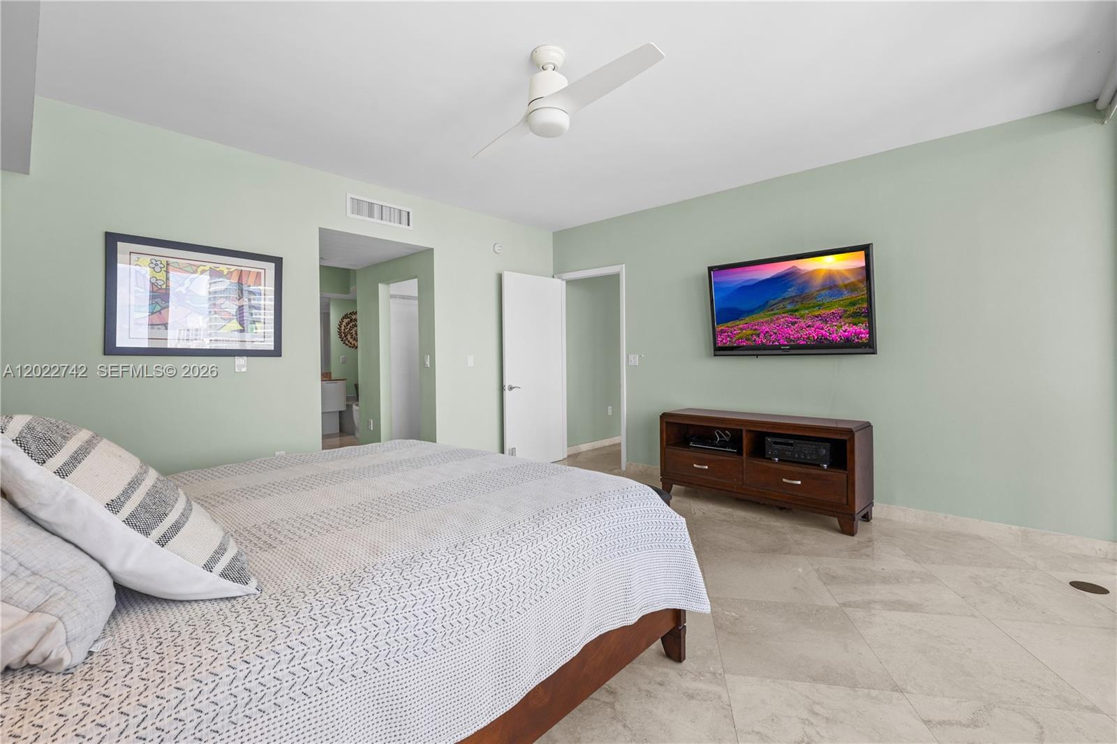 400 Alton Road, Unit 907 Miami Beach, FL 33139 - Photo 9 of 52