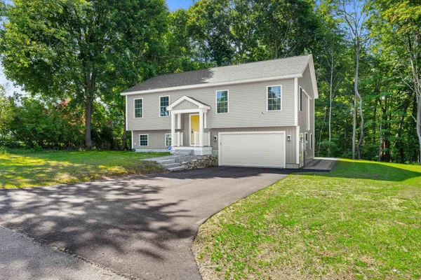 $639,000 | 15 Bartlett Street, Epping, NH 03042