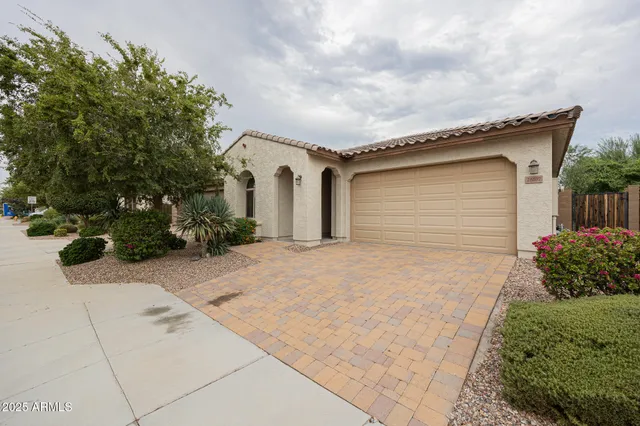 $2,195 | 26107 North 121st Avenue, Peoria, AZ 85383