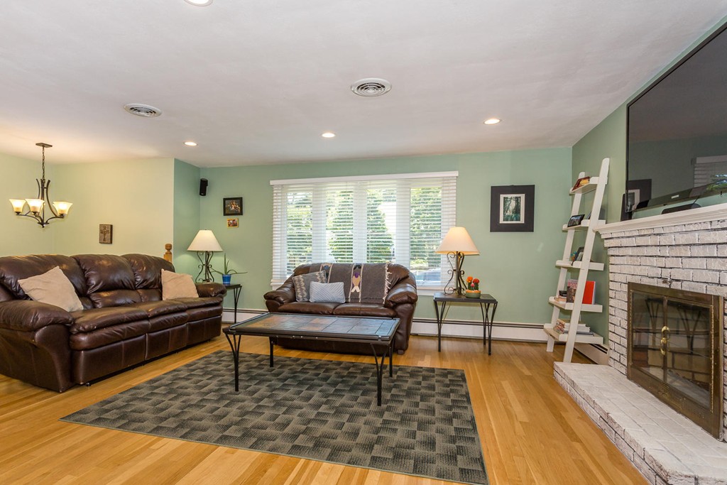 14 Greenwood Road Canton, MA 02021 - Photo 4 of 23 Gallery Image 4
