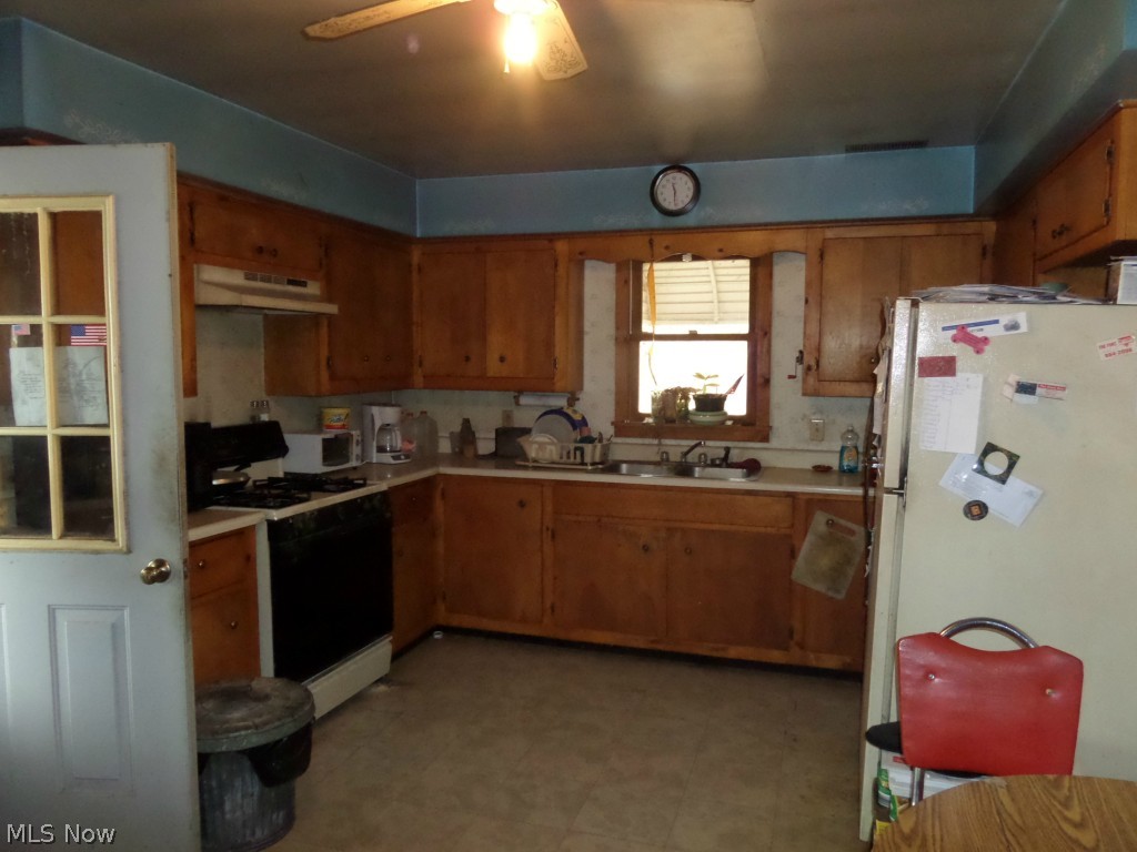 5345 Roxbury Road Stockport, OH 43787 - Photo 2 of 17