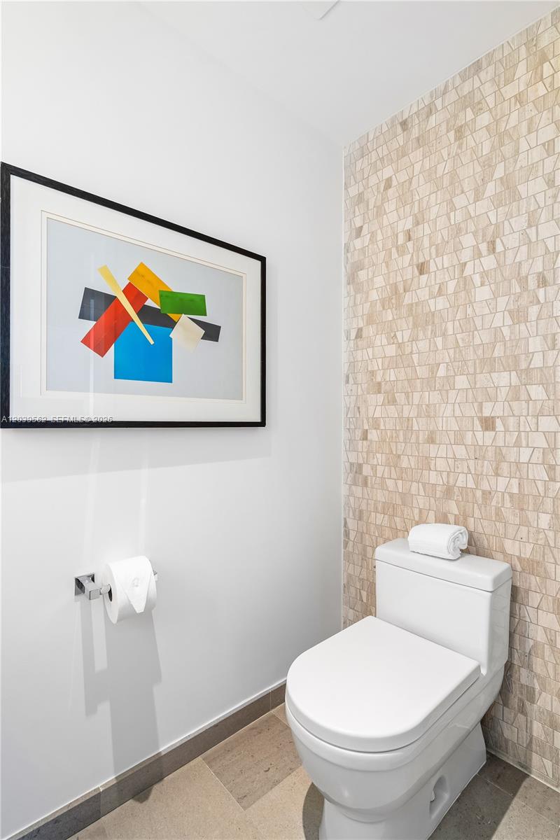 88 Southwest 7th Street, Unit 1006 Miami, FL 33130 - Photo 22 of 49