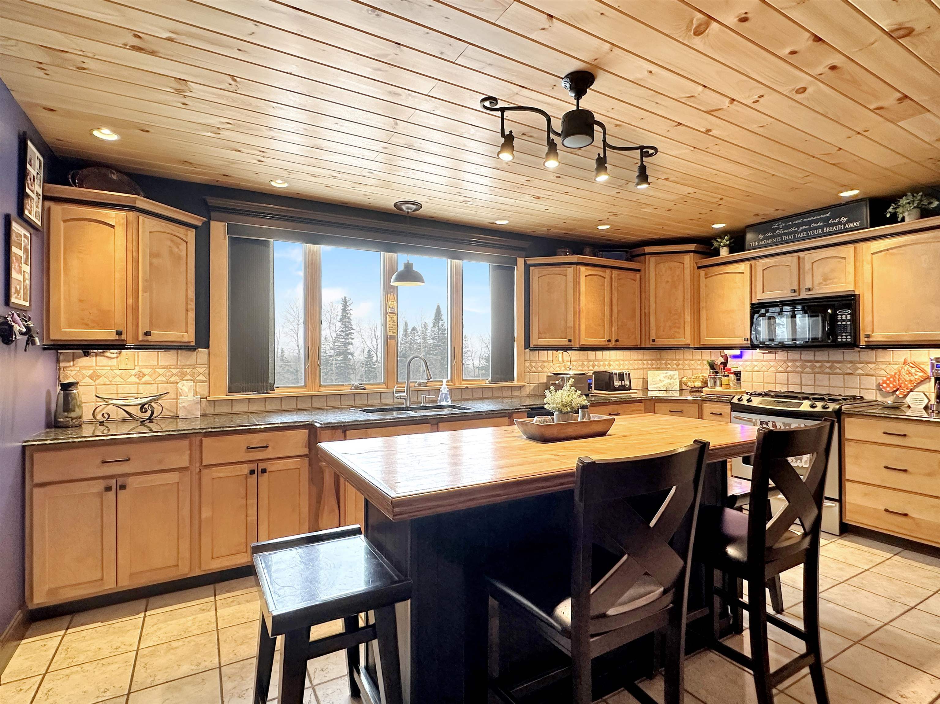 257 Main Street Colebrook, NH 03576 - Photo 4 of 60