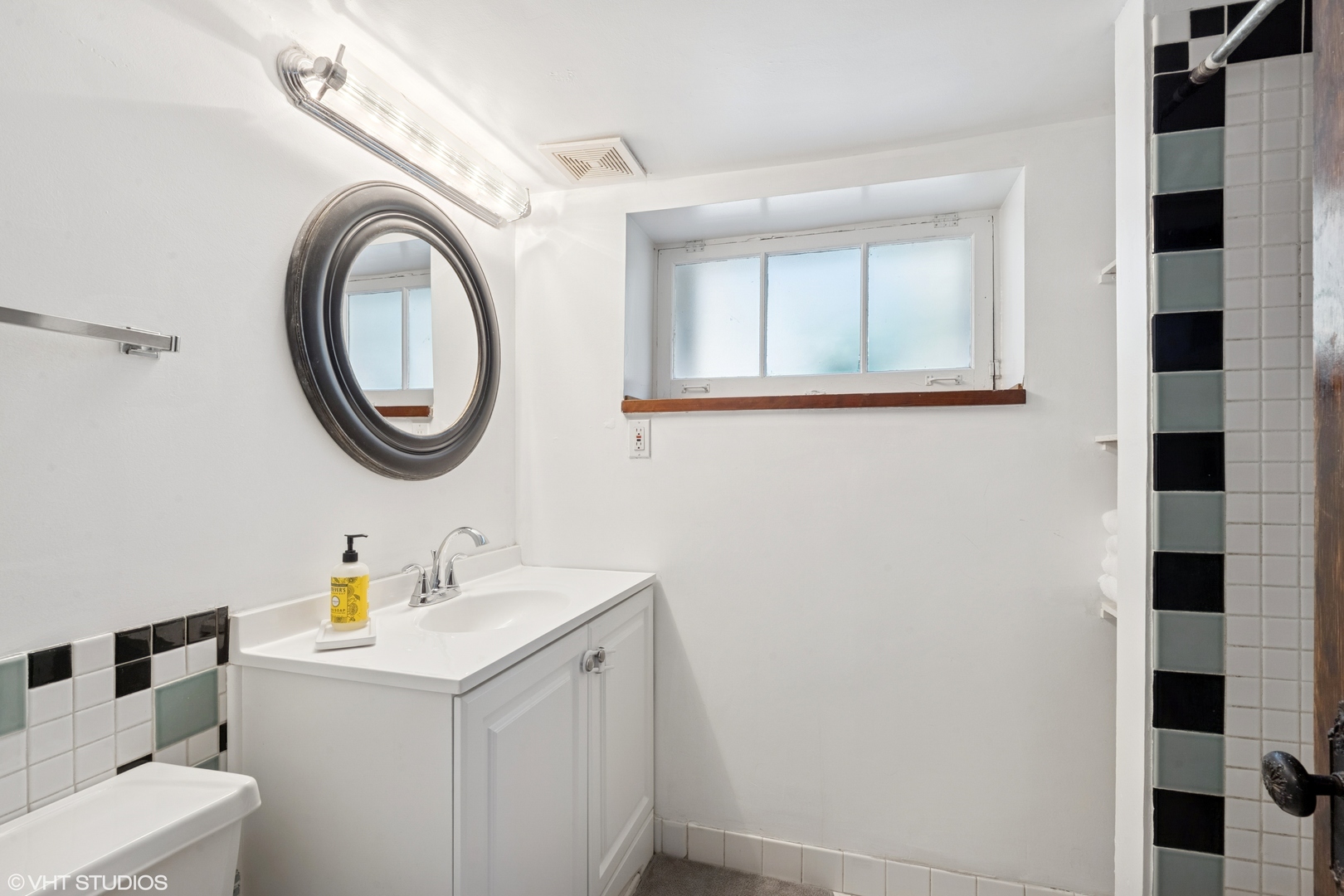 4051 North Keystone Avenue Chicago, IL 60641 - Photo 24 of 31