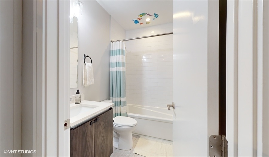1114 West Chestnut Street, Unit 2W Chicago, IL 60642 - Photo 16 of 29