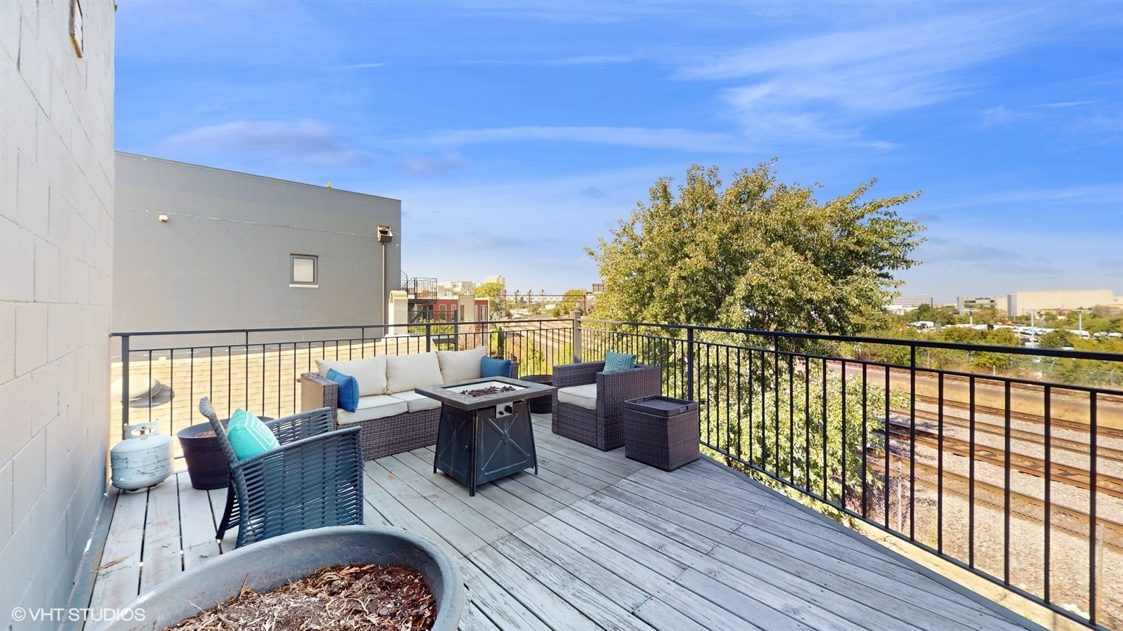 1114 West Chestnut Street, Unit 2W Chicago, IL 60642 - Photo 23 of 29