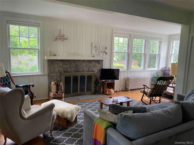 $15,000 | 161 West 15th Avenue, Sea Cliff, NY 11579