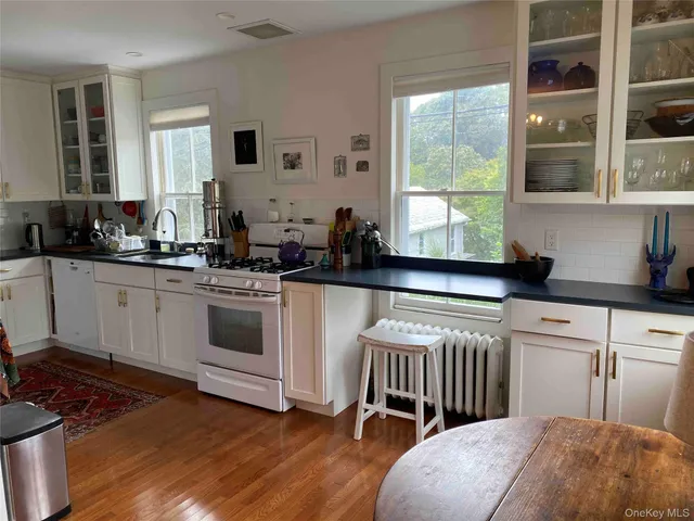 $15,000 | 161 West 15th Avenue, Sea Cliff, NY 11579