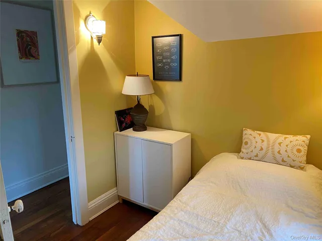 $15,000 | 161 West 15th Avenue, Sea Cliff, NY 11579