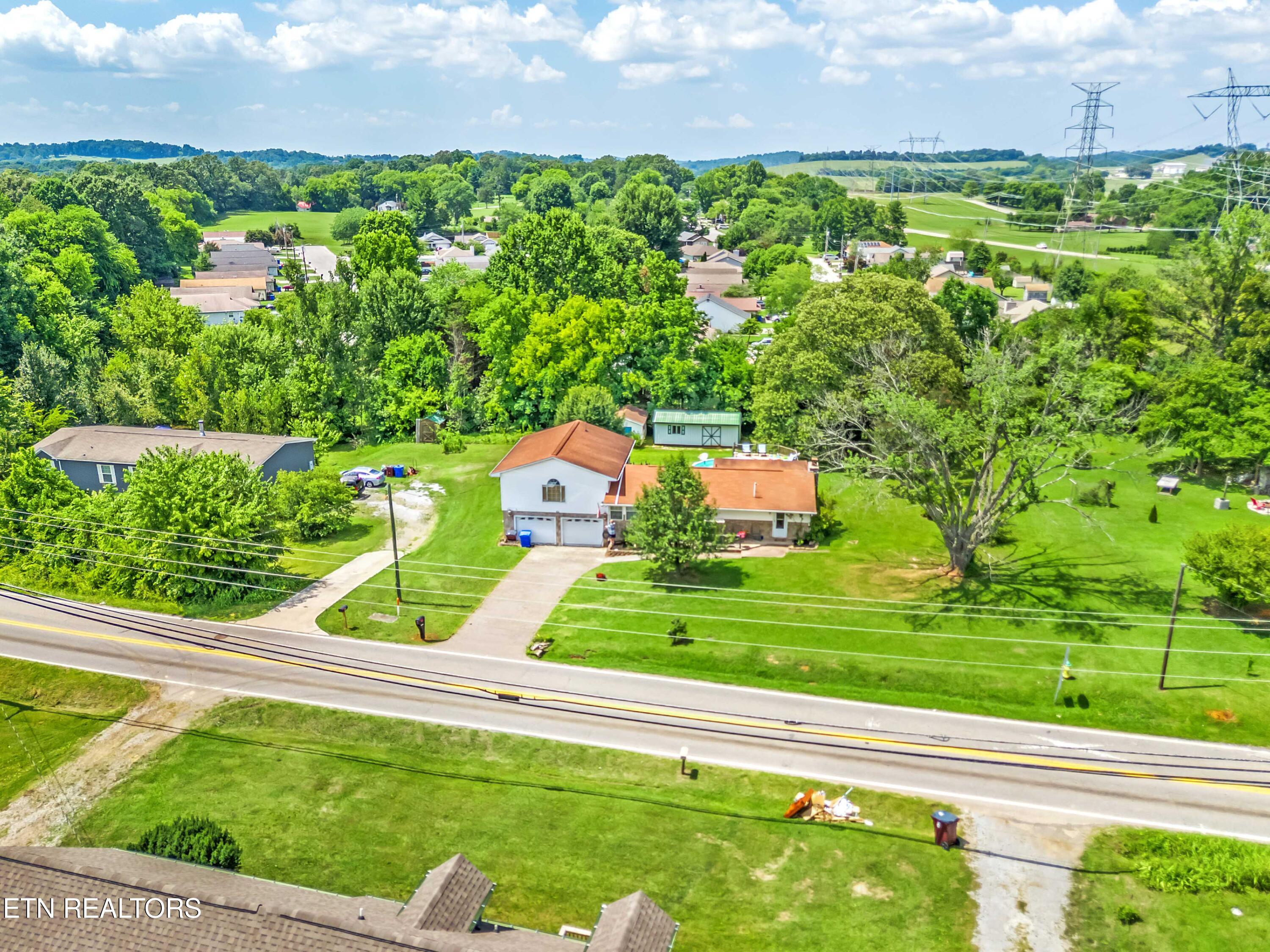 958 West Hunt Road Alcoa, TN 37701 - Photo 46 of 47 front