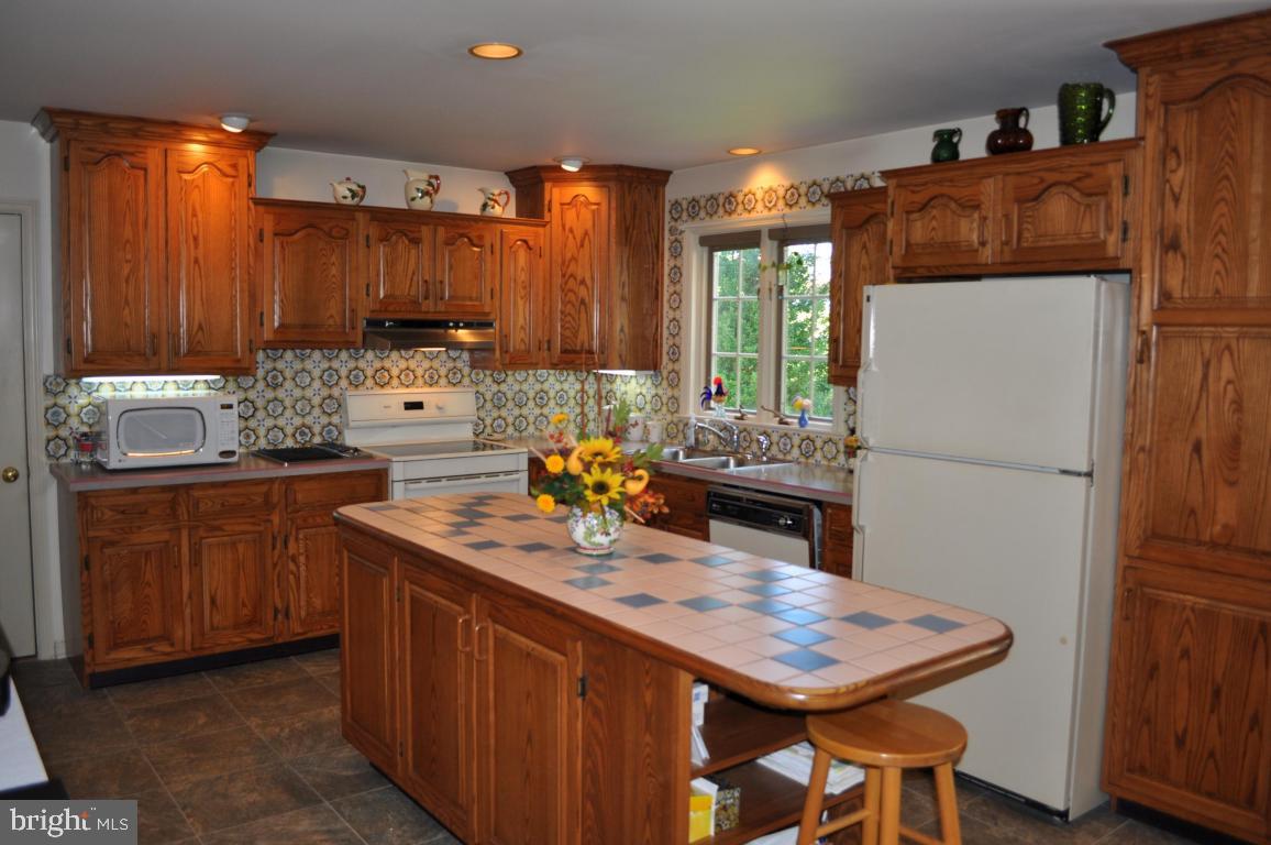 114 Chelsea Loop Lancaster, PA 17602 - Photo 4 of 32 Gallery Image 4