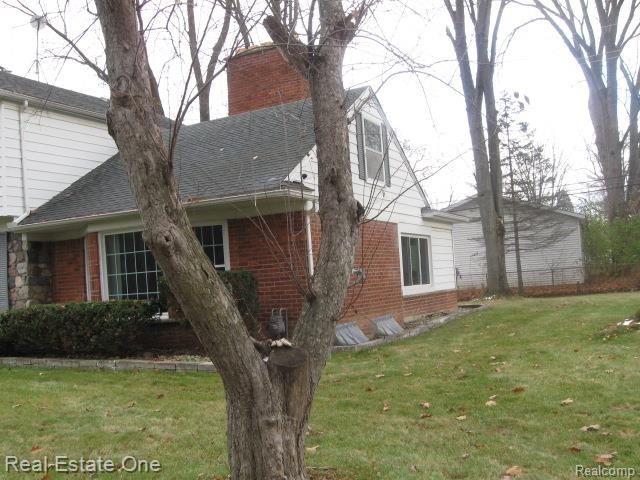 16550 Ridge Road Detroit, MI 48219 - Photo 2 of 17