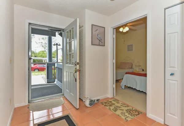 $189,000 | 1637 Northeast Nautical Place, Unit 802, Jensen Beach, FL 34957