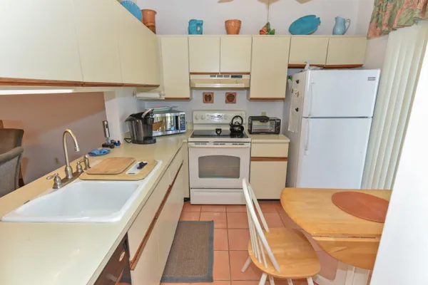 $189,000 | 1637 Northeast Nautical Place, Unit 802, Jensen Beach, FL 34957