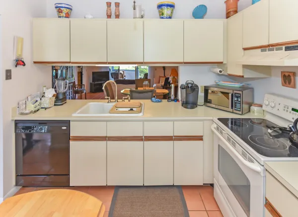 $189,000 | 1637 Northeast Nautical Place, Unit 802, Jensen Beach, FL 34957