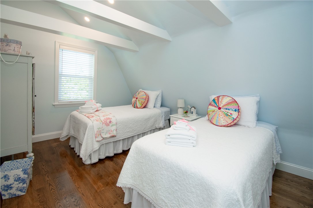58 Collins Street Bristol, RI 02809 - Photo 31 of 37 Second Floor Guest Room