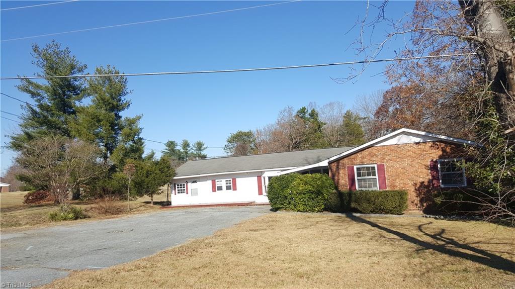 6538 Turnpike Road High Point, NC 27263 - Photo 4 of 18