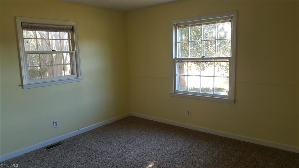 6538 Turnpike Road High Point, NC 27263 - Photo 7 of 18
