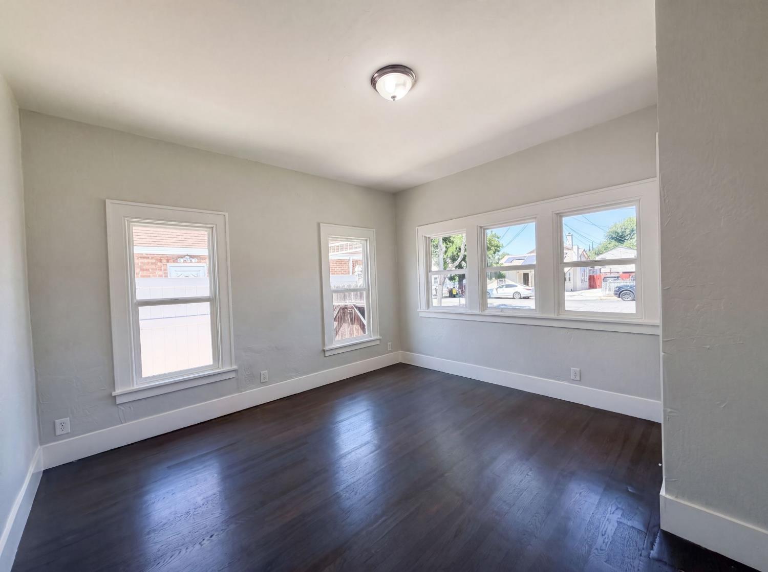 1860 West Willow Street Stockton, CA 95203 - Photo 11 of 27