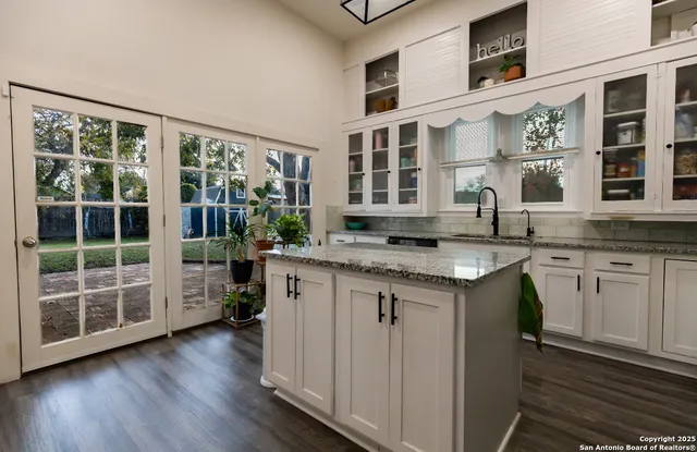 $358,000 | 805 20th Street, Hondo, TX 78861