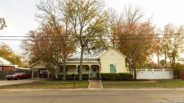 $358,000 | 805 20th Street, Hondo, TX 78861